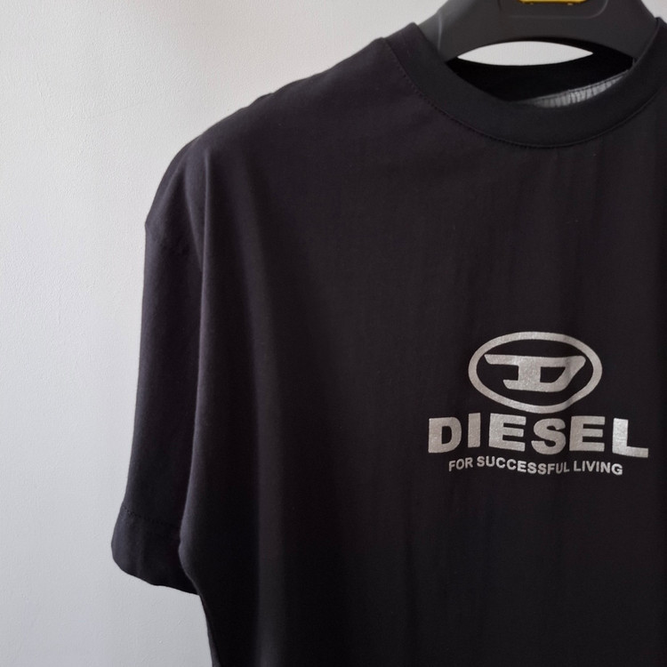 تیشرت مشکی پارچه پنبه قواره باکسی مدل DIESEL کد TSH0018