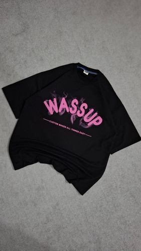 تیشرت مشکی پارچه دورس 2 نخ قواره باکسی مدل wassup کد TSH0028