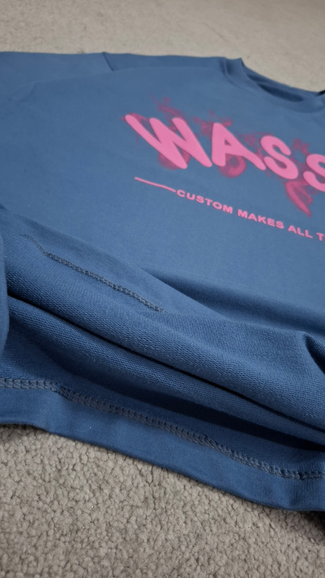 تیشرت آبی پارچه دورس 2 نخ قواره باکسی مدل wassup کد TSH0028